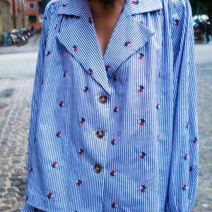 Caro Editions Bonsai Shirt - Blue White Stripe w. Flower